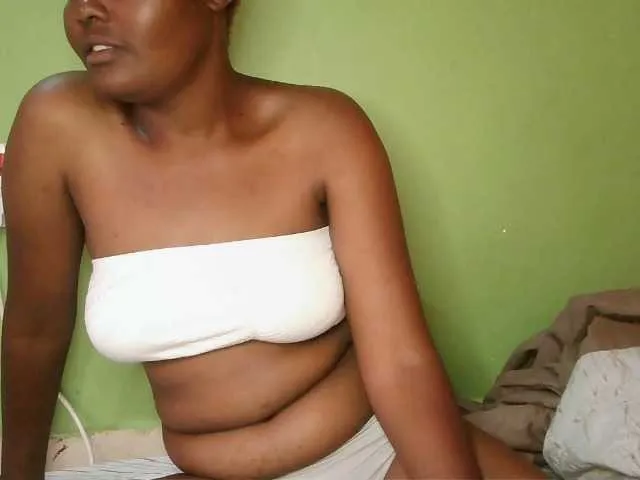Live sex webcam photo for Cute-latasha #292656543