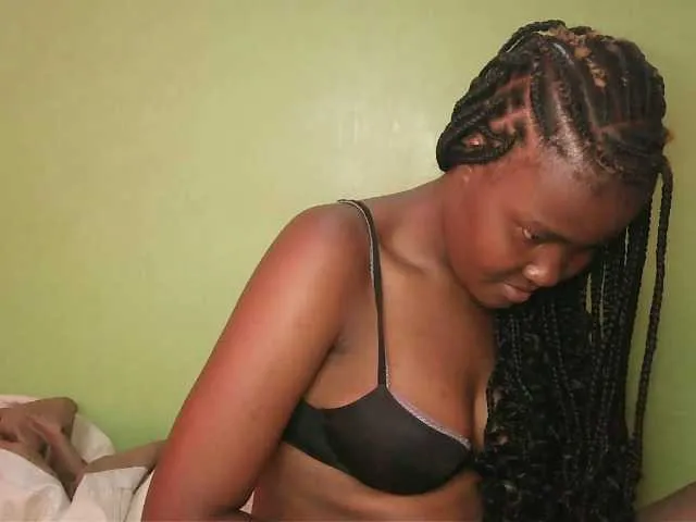 Live sex webcam photo for Cute-latasha #293106416