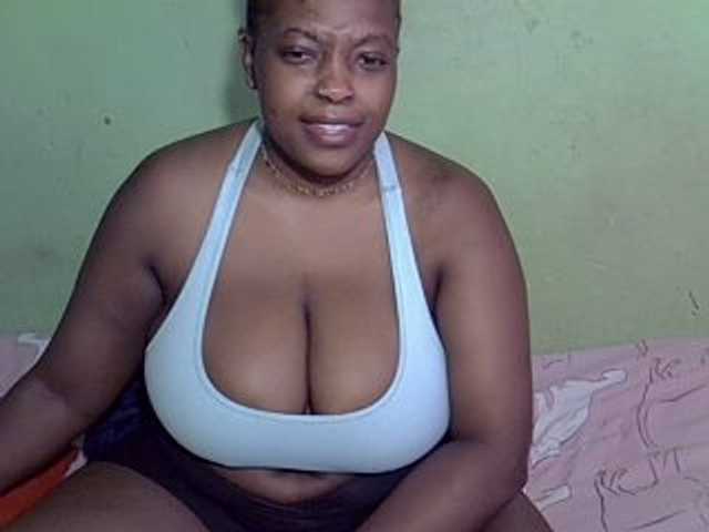 Live sex webcam photo for Cute-saphiara #290478096