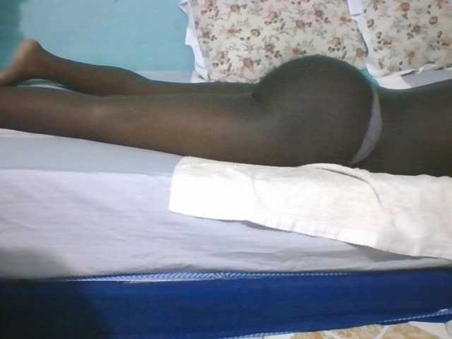 Live sex webcam photo for Cute-vee #290283252