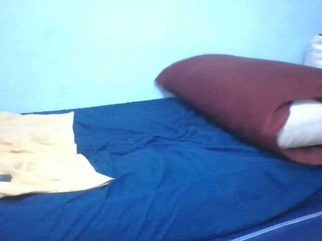 Live sex webcam photo for Cute-vee #290367178