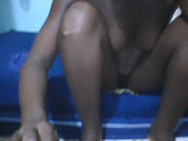 Live sex webcam photo for Cute-vee #290383998