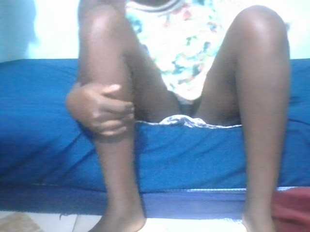 Live sex webcam photo for Cute-vee #290564091
