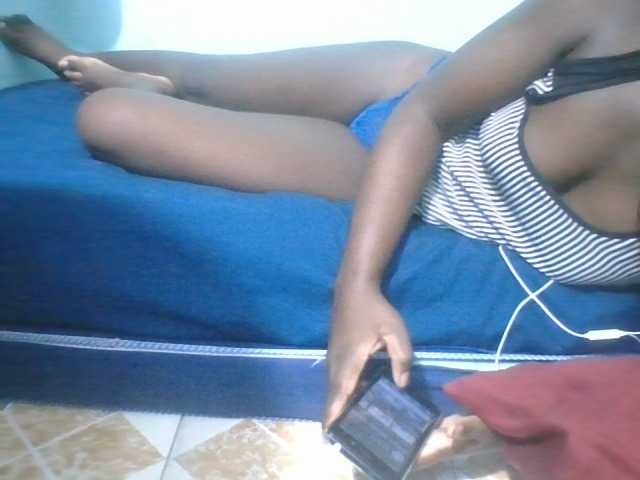 Live sex webcam photo for Cute-vee #290588969