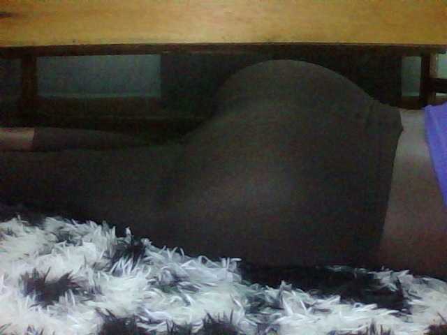 Live sex webcam photo for Cute-vee #290943281