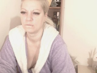 Live sex webcam photo for CuteJ #287901205