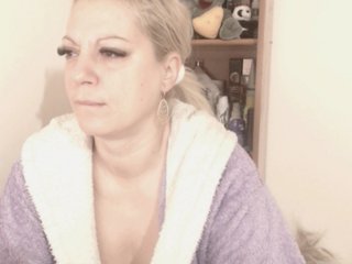 Live sex webcam photo for CuteJ #287901206