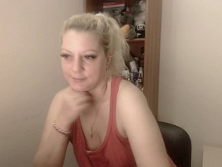 Live sex webcam photo for CuteJ #287901244