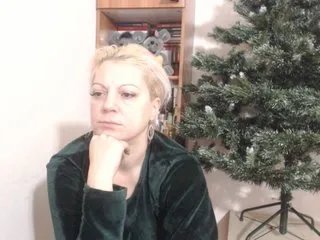 Live sex webcam photo for CuteJ #287901303