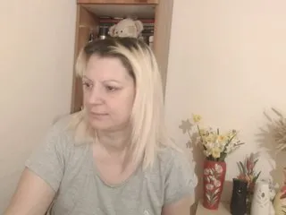 Live sex webcam photo for CuteJ #287901323