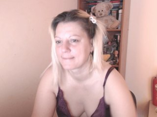 Live sex webcam photo for CuteJ #287901342