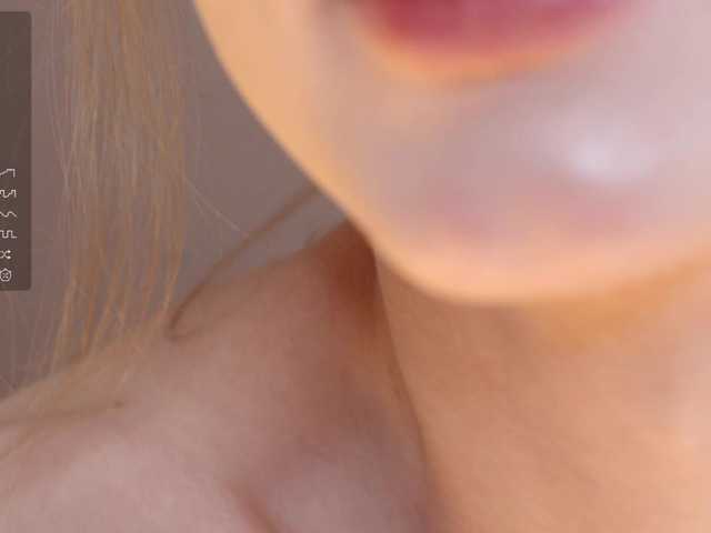 Live sex webcam photo for CuteShine #290589769