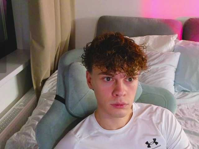 Live sex webcam photo for CuteThomas #292302809