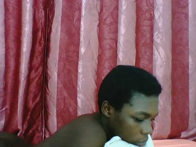 Live sex webcam photo for CuteVicky #290636951