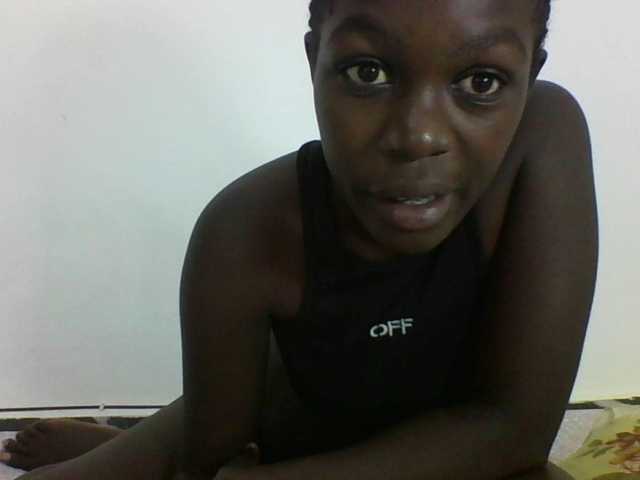 Live sex webcam photo for CuteVicky #291825198