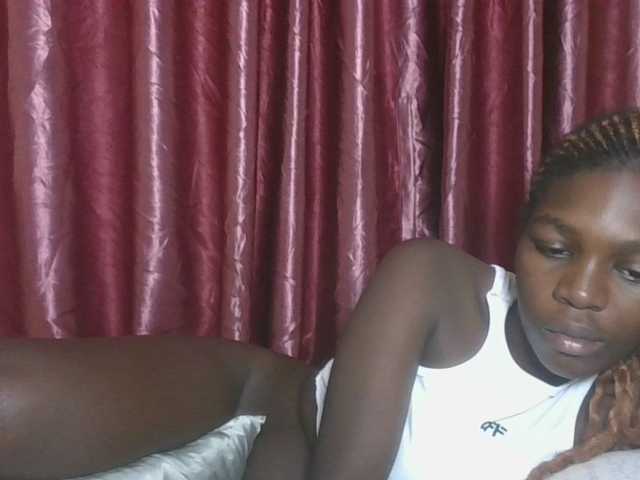 Live sex webcam photo for CuteVicky #292133553