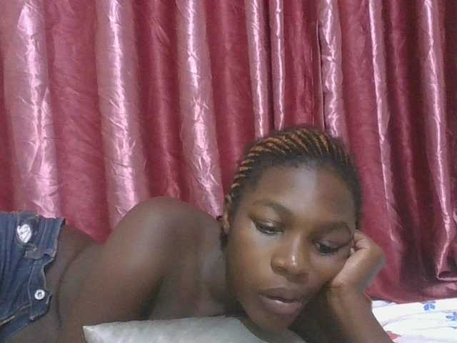 Live sex webcam photo for CuteVicky #292136921