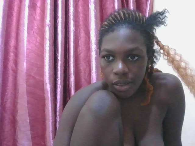 Live sex webcam photo for CuteVicky #292163466