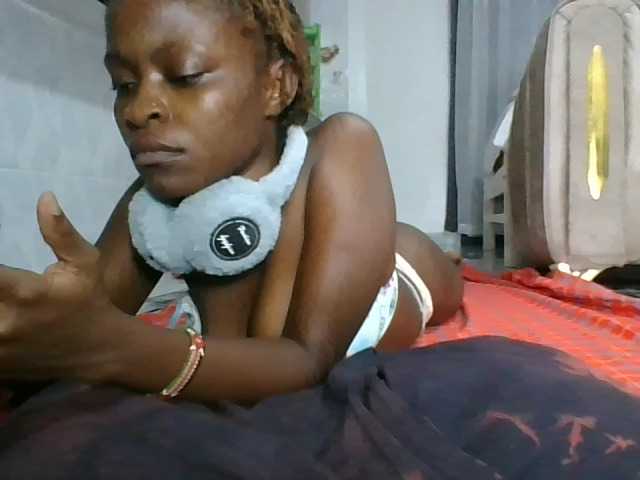 Live sex webcam photo for Cutebabe #291585402