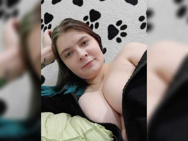 Live sex webcam photo for Cutecherrrtenok #277126641