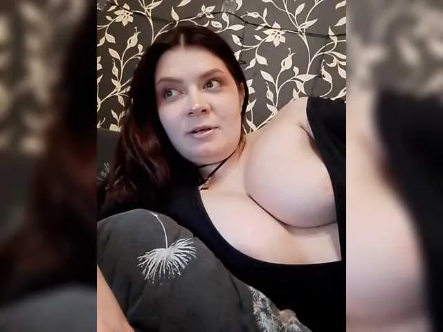 Live sex webcam photo for Cutecherrrtenok #291287764