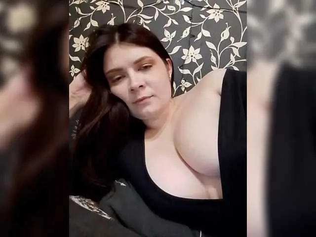 Live sex webcam photo for Cutecherrrtenok #291368584