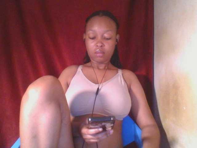 Live sex webcam photo for Cutelulu #290465294