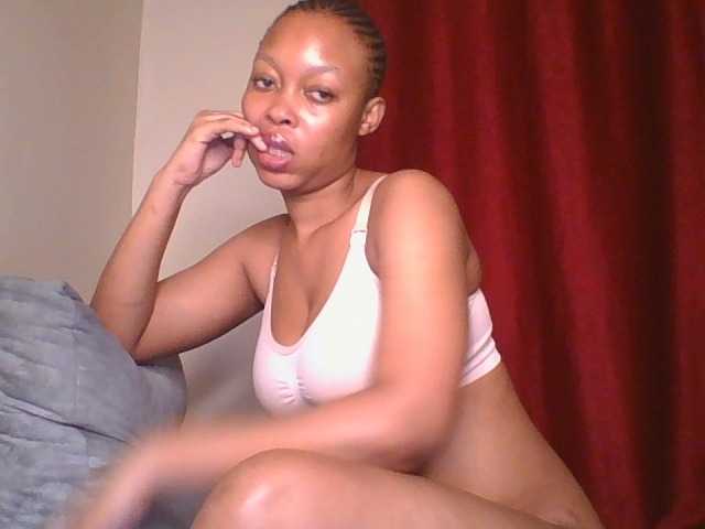 Live sex webcam photo for Cutelulu #290657985