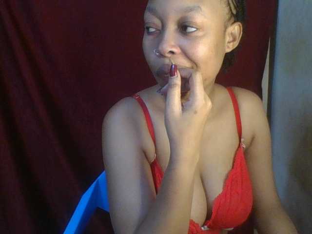 Live sex webcam photo for Cutelulu #291855895