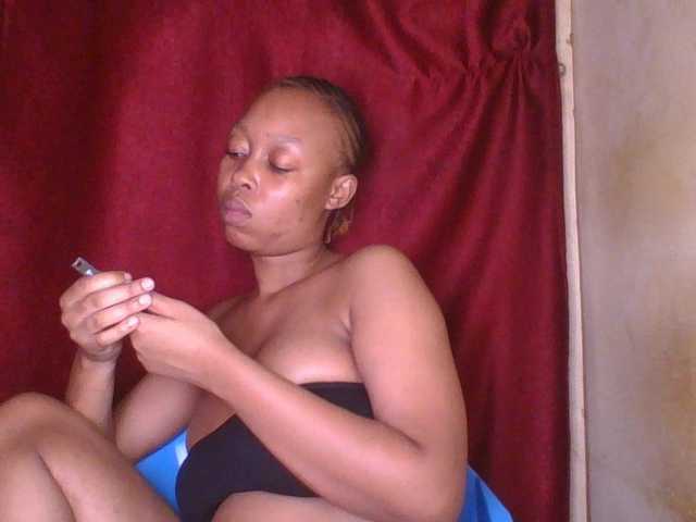 Live sex webcam photo for Cutelulu #292075558