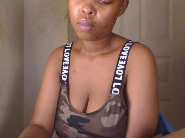 Live sex webcam photo for Cutelulu #292276834