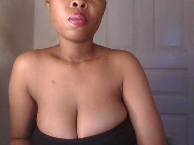 Live sex webcam photo for Cutelulu #292280799