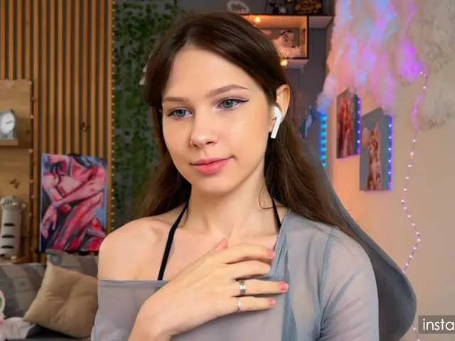 Live sex webcam photo for Cuterori #290723496