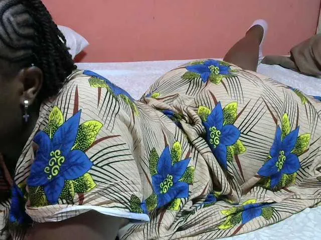 Live sex webcam photo for Cutesweetness #292310626