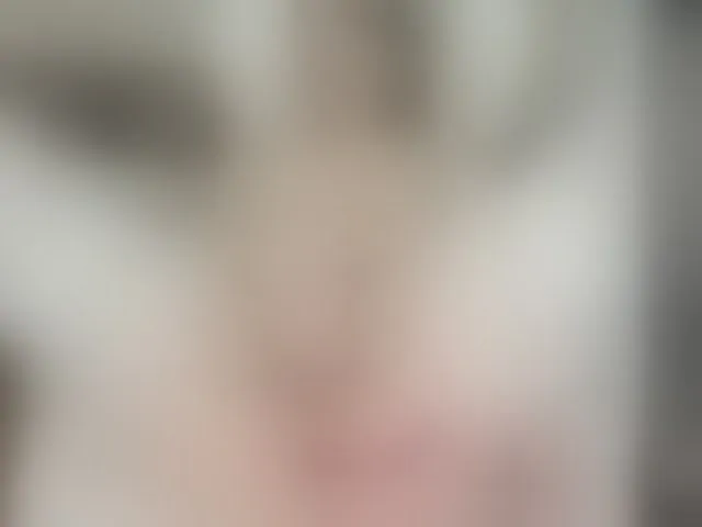 Live sex webcam photo for CutieHuyutie #293797707