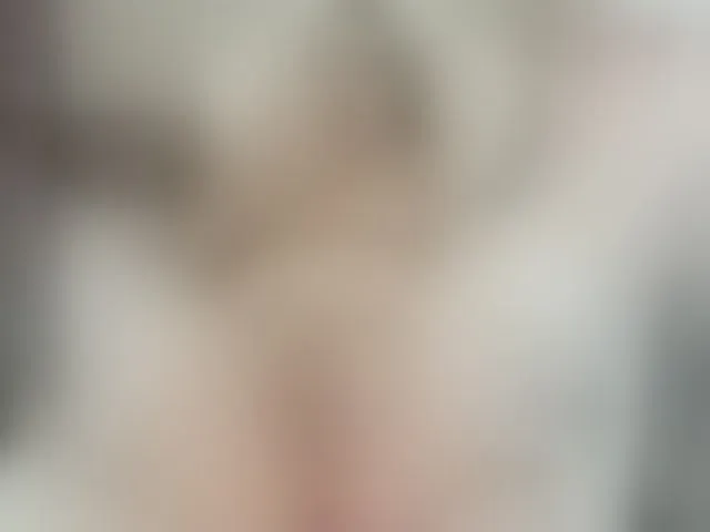 Live sex webcam photo for CutieHuyutie #294178853