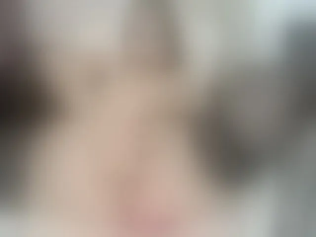 Live sex webcam photo for CutieHuyutie #294259918