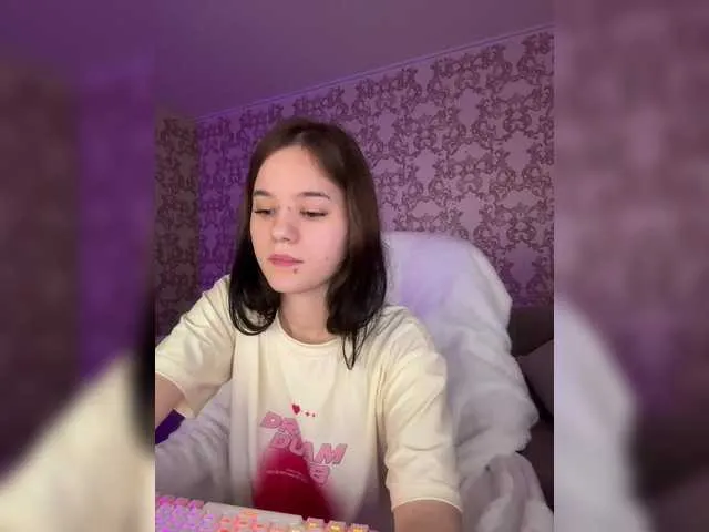 Live sex webcam photo for CutieKitty6 #290506727