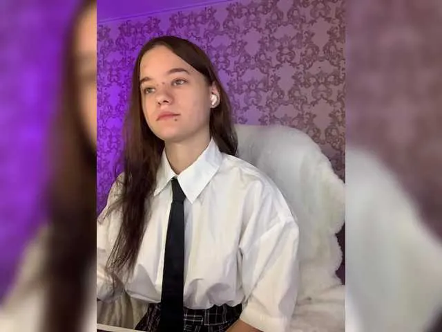 Live sex webcam photo for CutieKitty6 #291581832