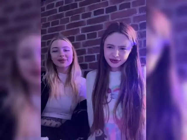 Live sex webcam photo for CutieMolly #290508821