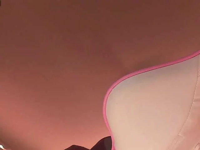 Live sex webcam photo for CutieSue #291381332