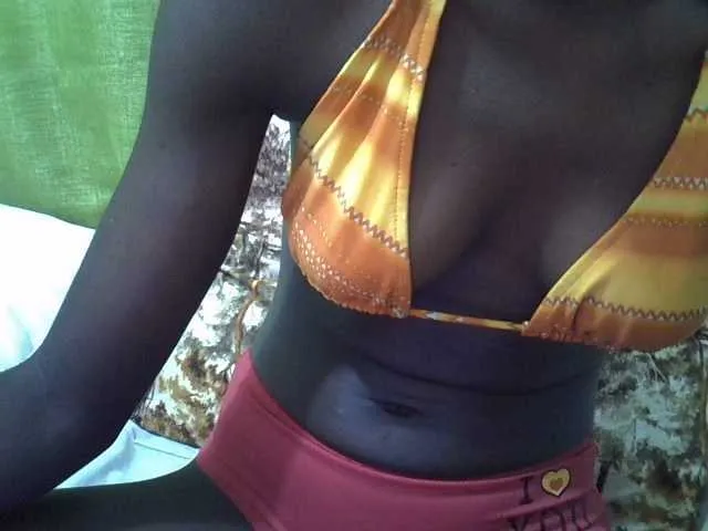 Live sex webcam photo for Cutteyslim9 #292404679