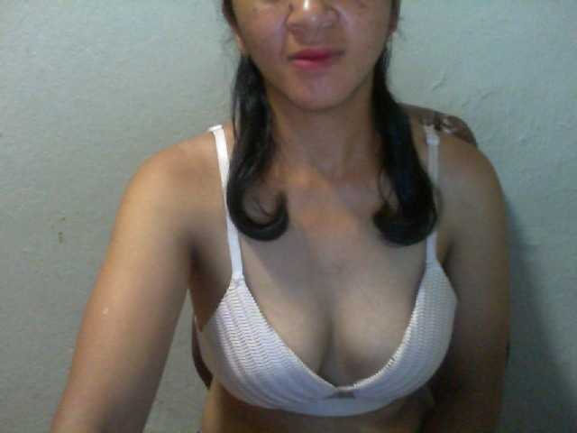 Live sex webcam photo for Cyah2 #277119071