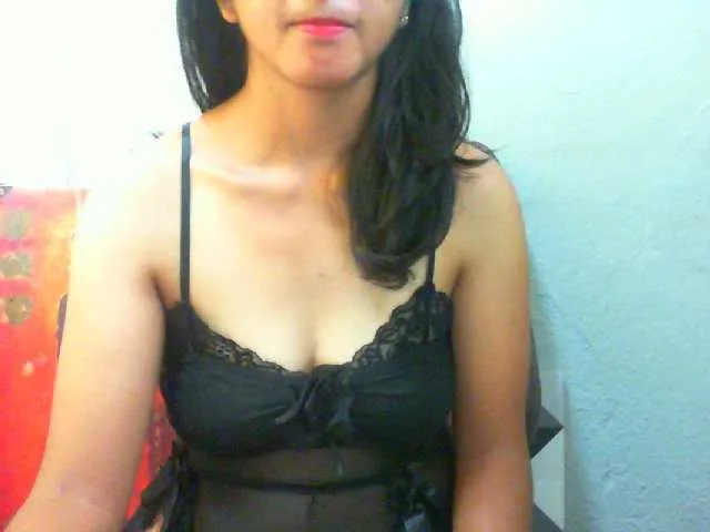 Live sex webcam photo for Cyah2 #290367473