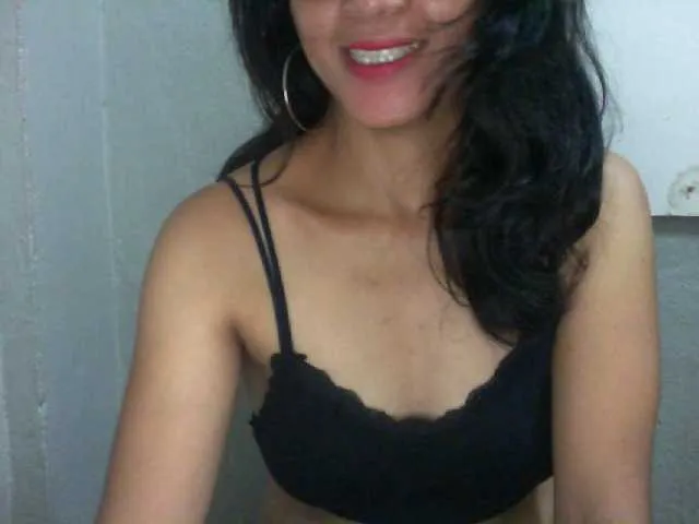 Live sex webcam photo for Cyah2 #290567755