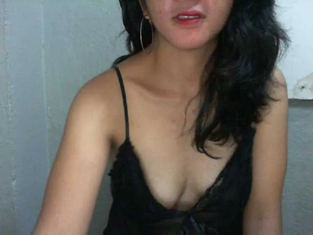 Live sex webcam photo for Cyah2 #290588984