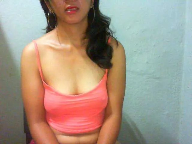 Live sex webcam photo for Cyah2 #290848661
