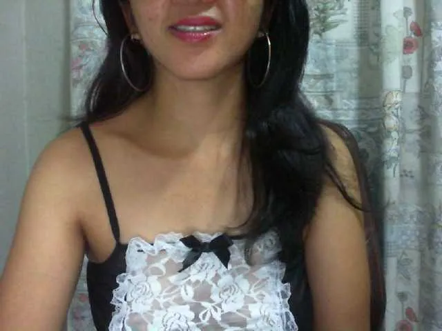Live sex webcam photo for Cyah2 #290853833