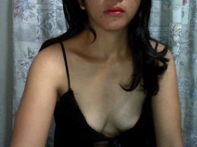 Live sex webcam photo for Cyah2 #290954575