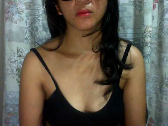 Live sex webcam photo for Cyah2 #290961833